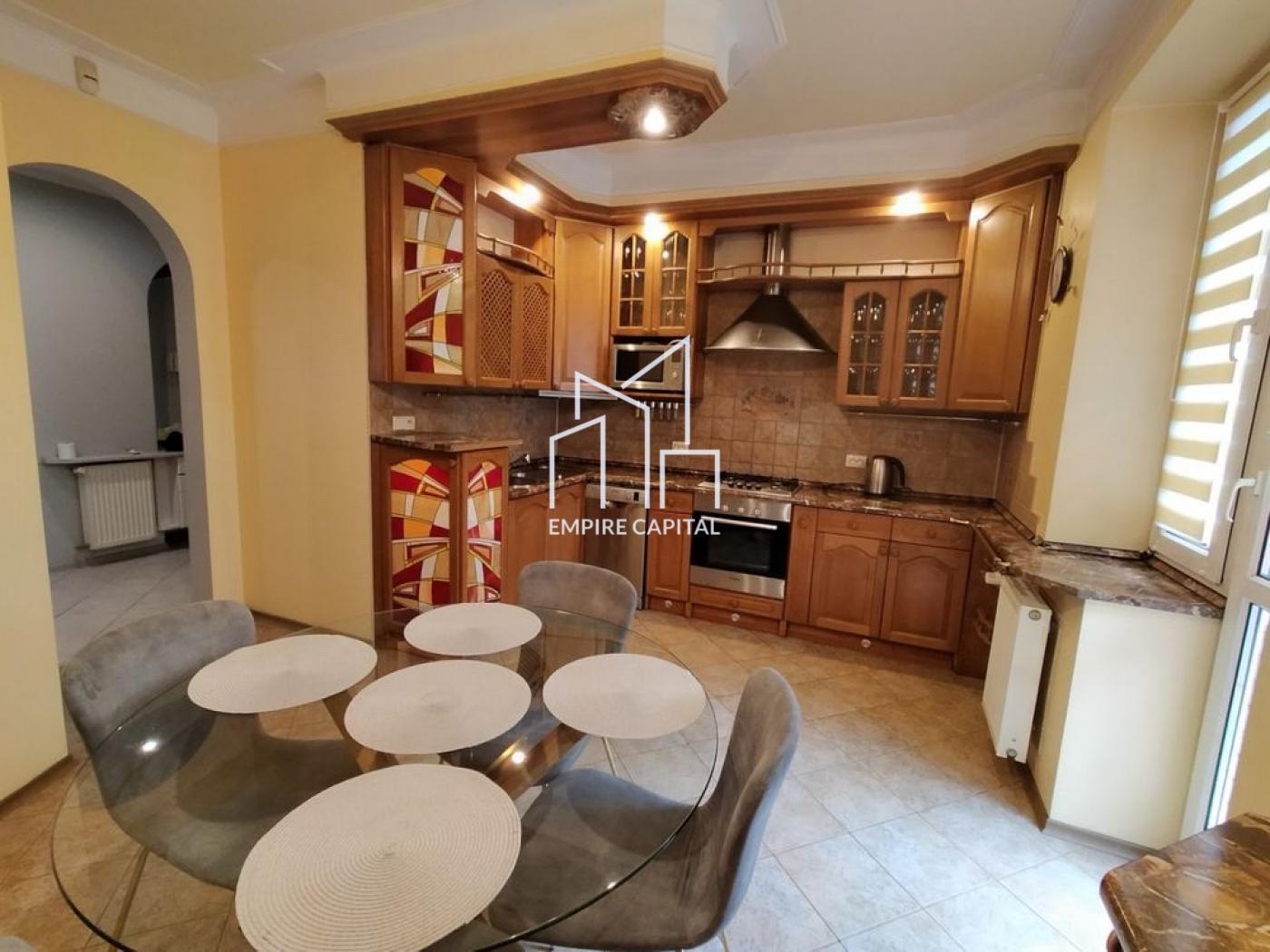 Продаж 4 кімнатної квартири, вул.Куликівська