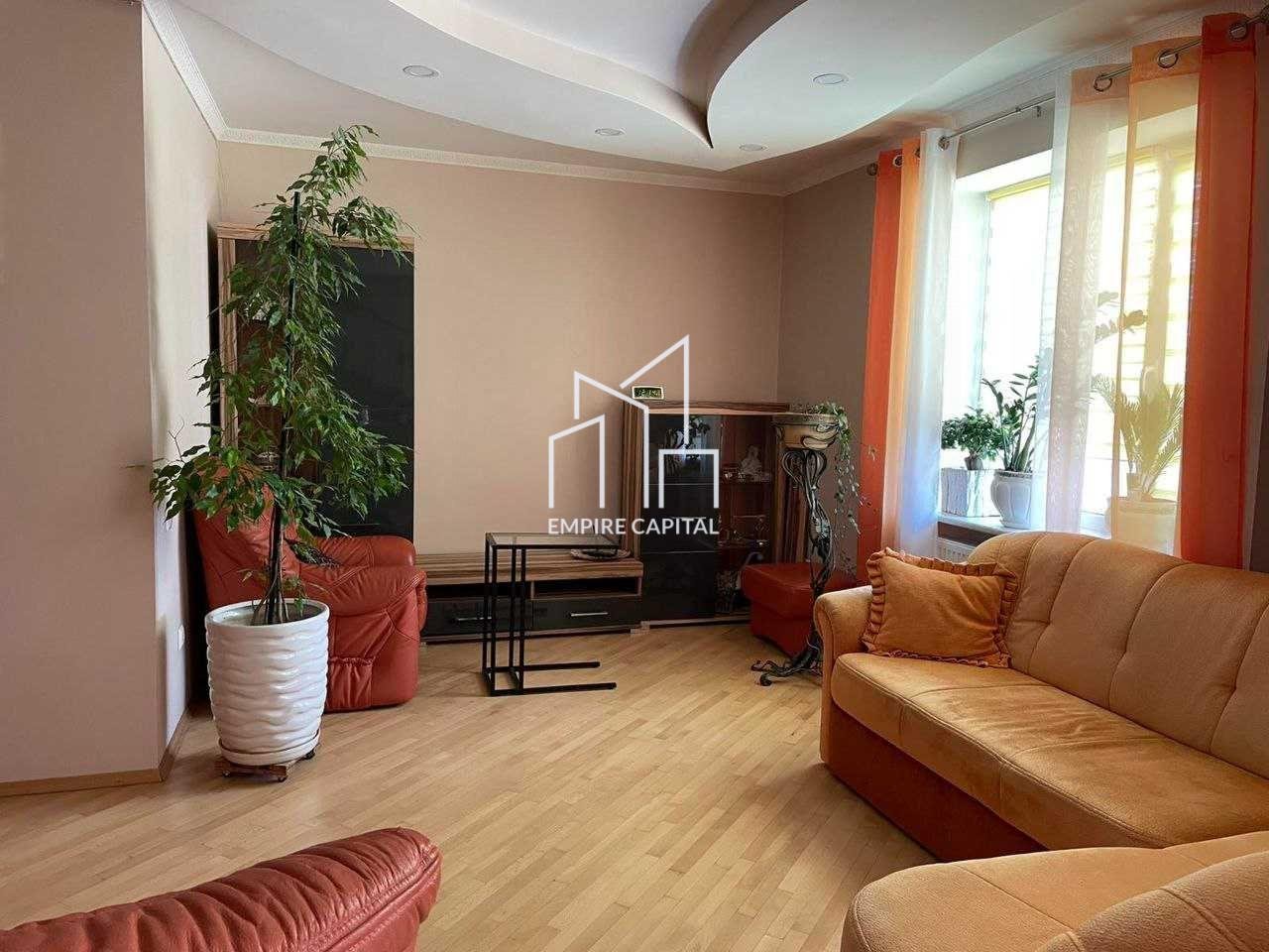 Продаж 3-кім квартир по вул. Роксоляни