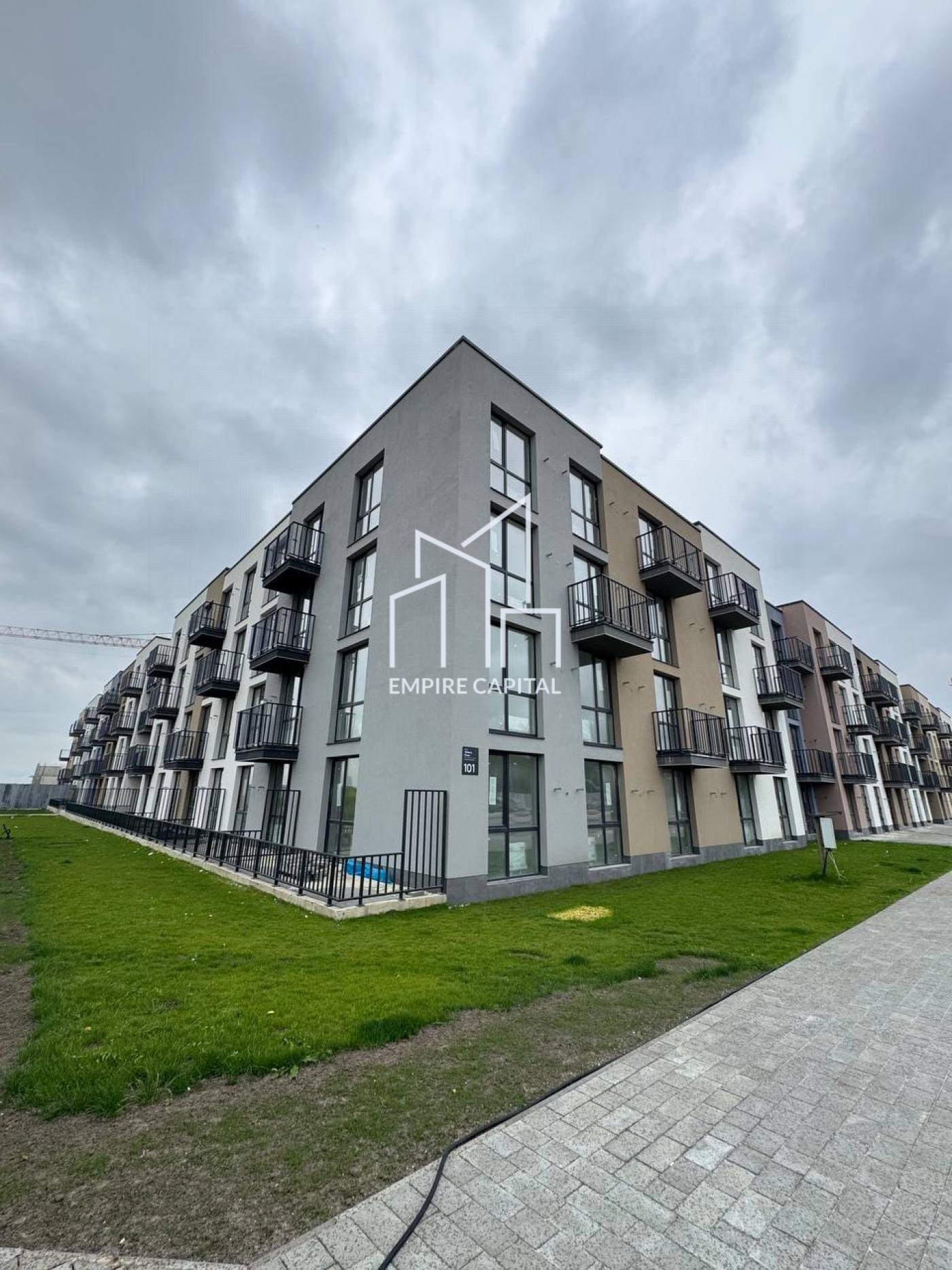 3-к з двома санвузлами та балконом | Park Side, 103 м²