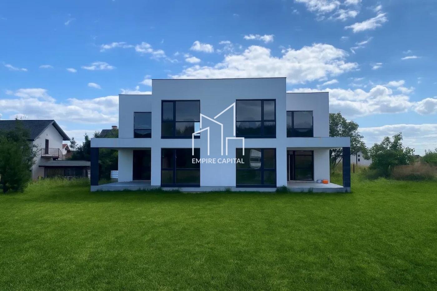Продаж котеджів у Бірках , 360 м²