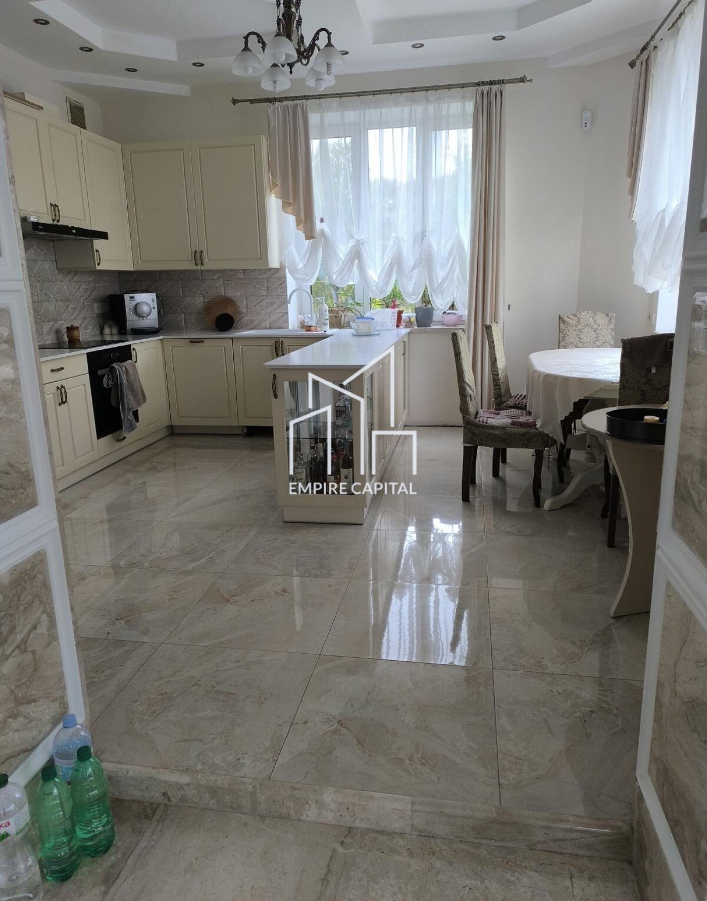 Оренда будинку по вул. Холодна