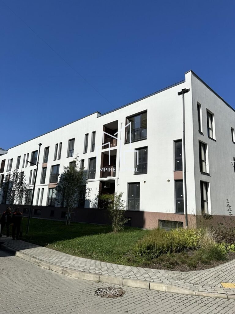 Продаж  3-кім. квартири, вул.Надійній