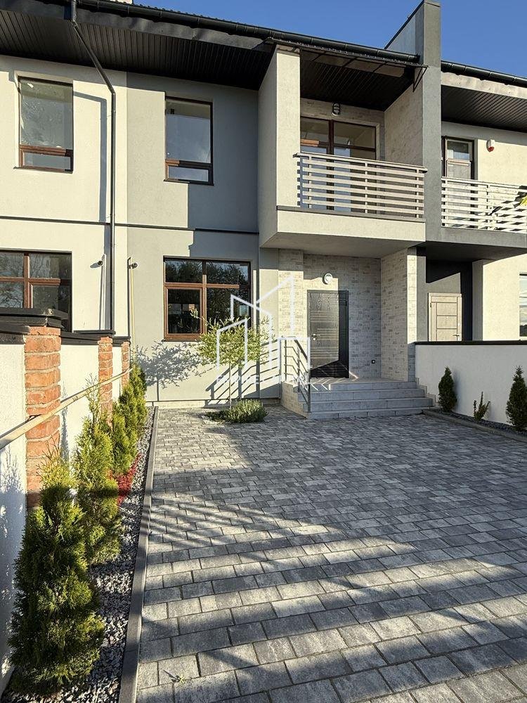 Танхаус у Лапаївці | 120 м² | Євроремонт, тераса, барбекю-зона