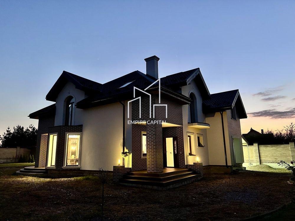 Сучасний будинок біля Львова | Бірки | 236 м² + 12 соток | Авторський ремонт