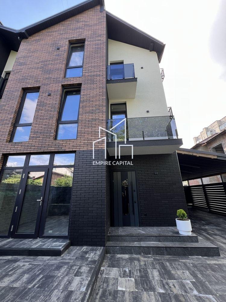 Без комісії Продаж Таунхауса у місті Львів | Гараж + тераса