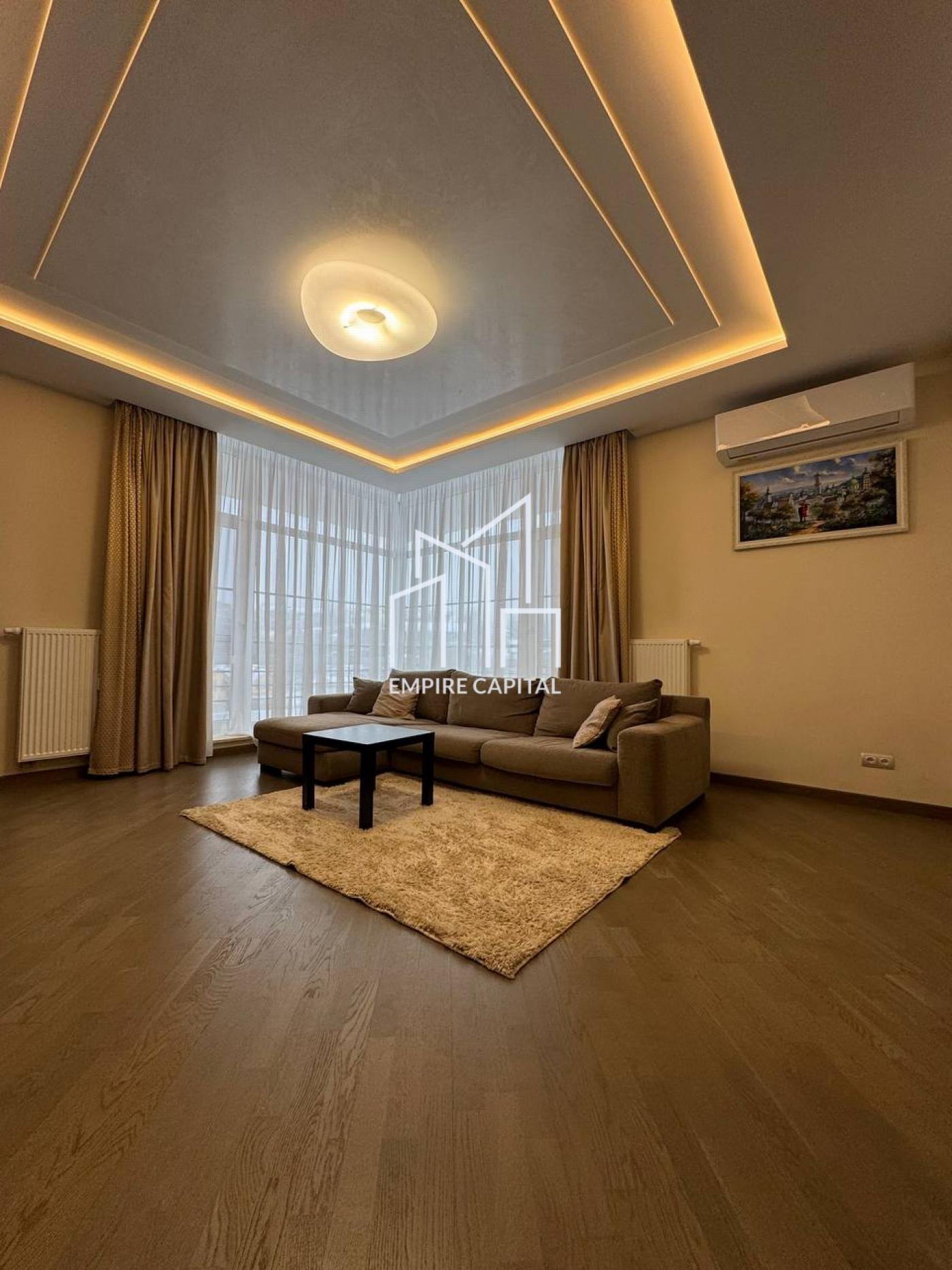 Продаж 2-кімнатної квартири з паркінгом