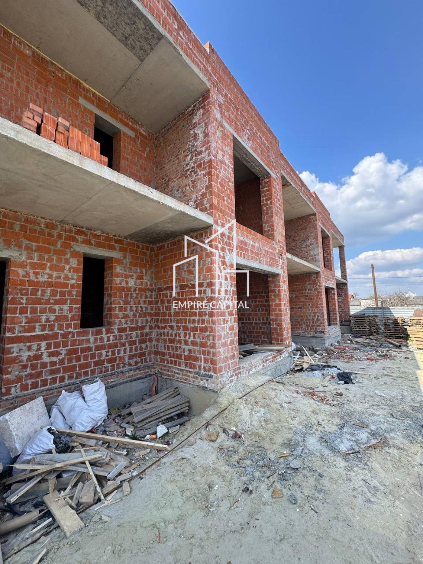 Таунхаус біля Львова за ціною квартири | с. Наварія