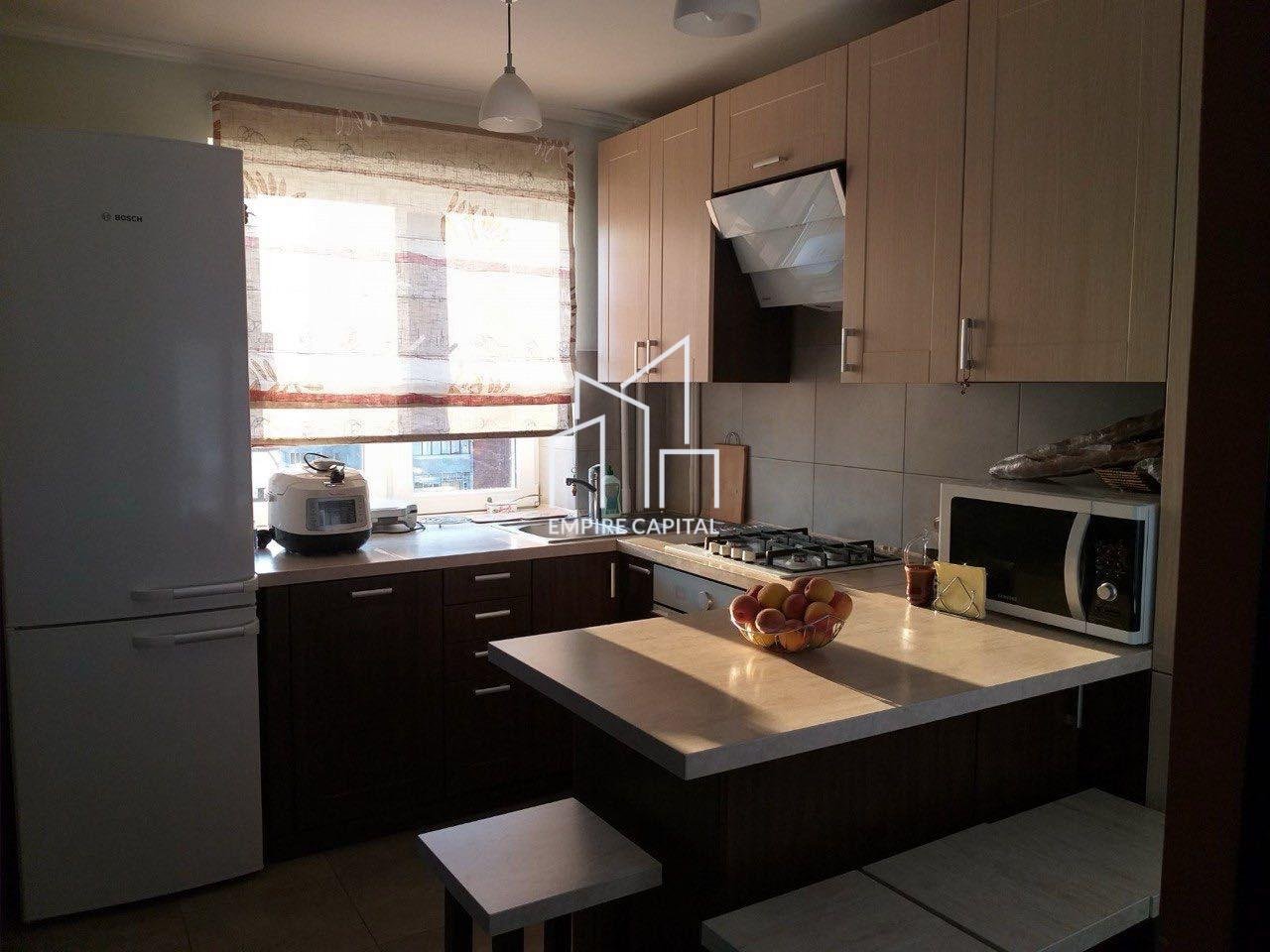 Продаж 3-к квартири по вул. Науковій