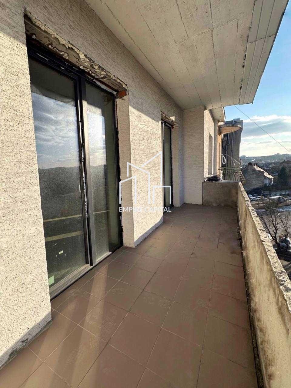 Продаж 3-кімнатної квартири по вул.Бобанича 162м²