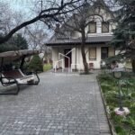 Продаж будинку з мансардою та ділянкою на Заозерній,  361 м²