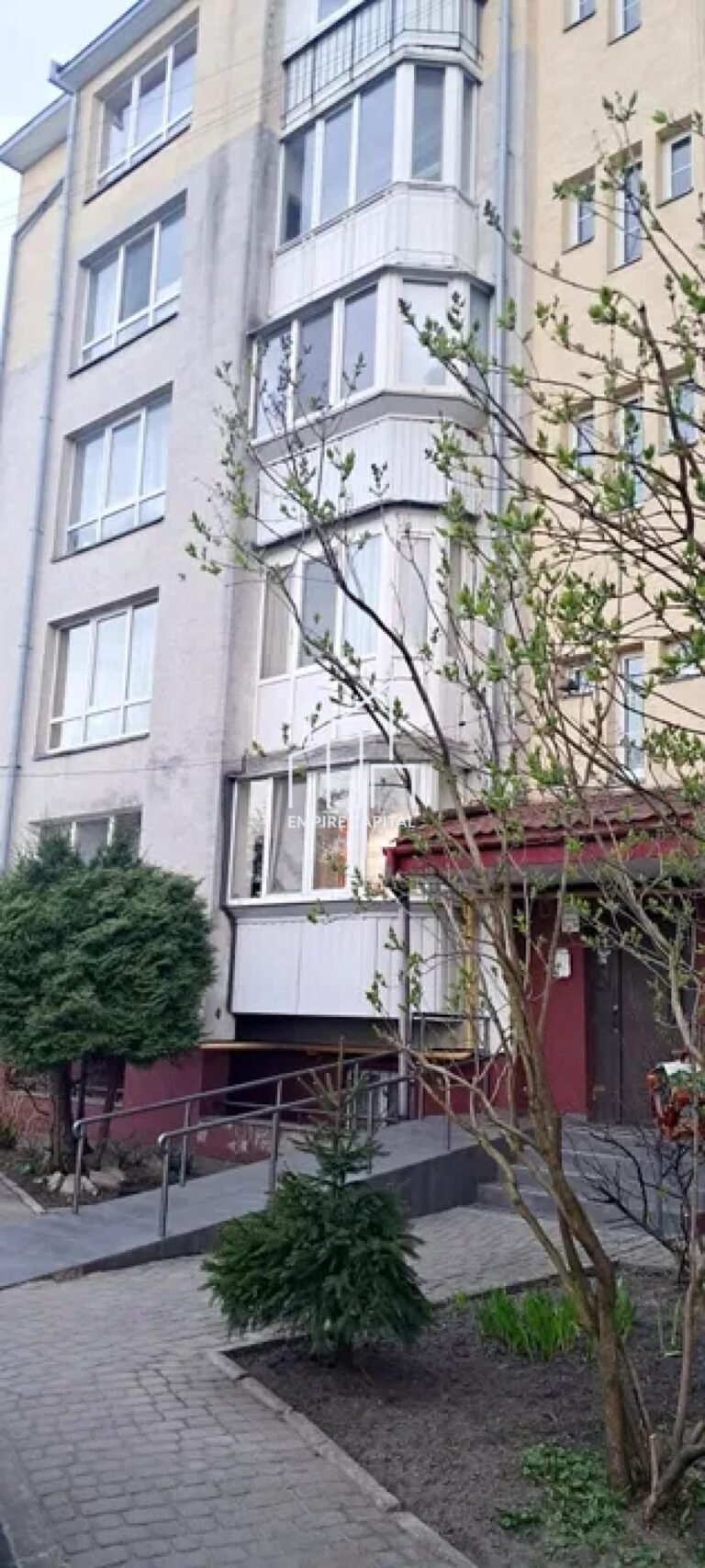 Продаж 3-к квартири по вул. Тракт-Глинянський, 82.50 м²