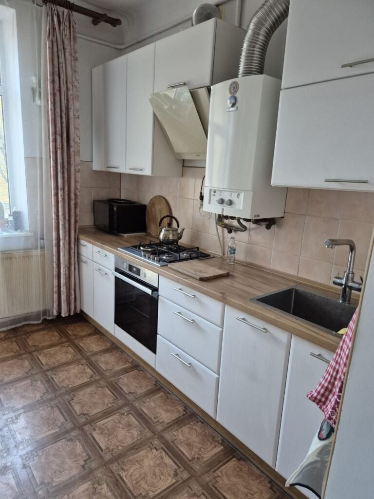 Продаж 3-к квартири по вул.Зарицьких, 75 м²