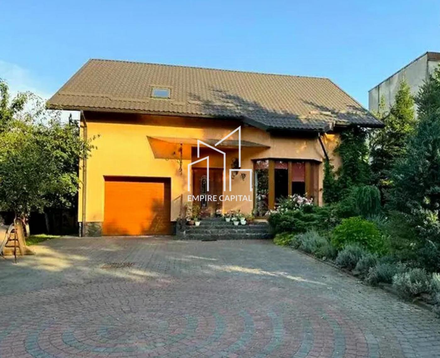 Продаж будинку по вул. Зелена, 230 м²