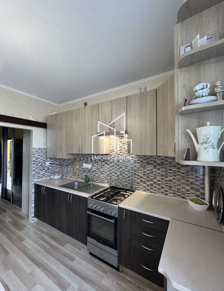 Продаж 1-к квартири вул Роксоляни |52 м²|