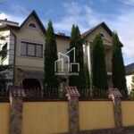 Продаж будинку з ділянкою по вул.Окружна, 300 м²