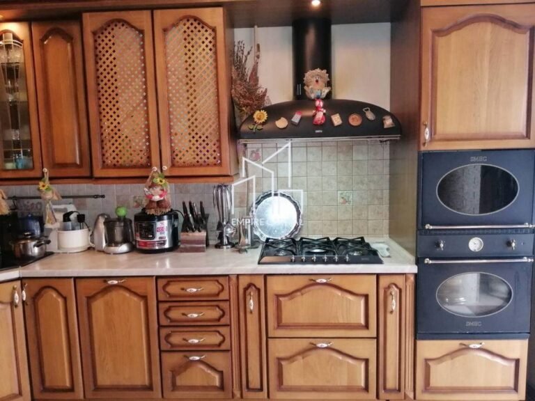 Продаж 5-к дворівневої квартири по вул.Квітова, 166.70 м²