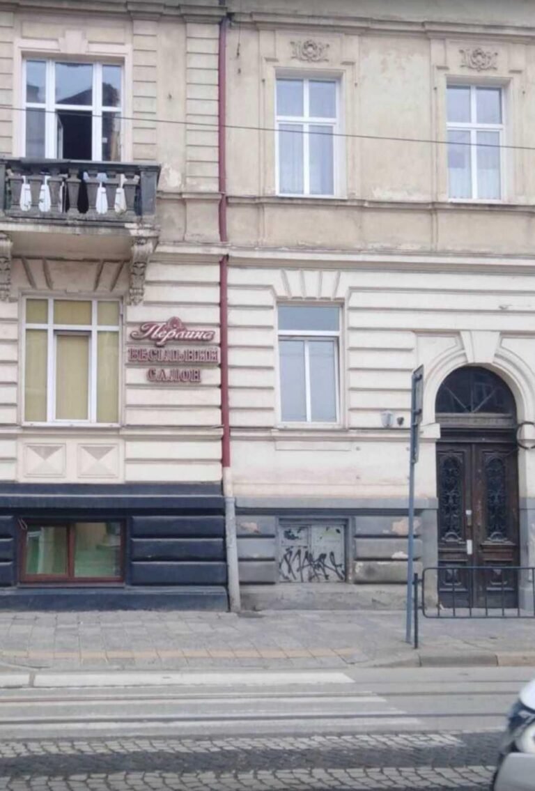 Продаж 2-к квартири по вул. І. Франка, 41м²