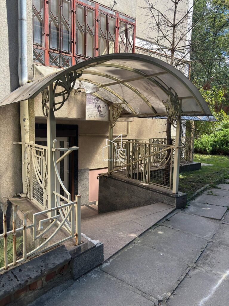 Продаж комерційного приміщення на вул. Гіпсовій