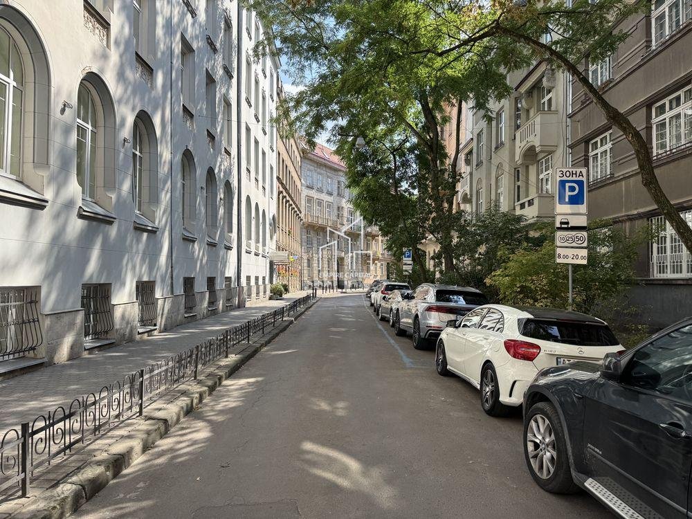 Продаж приміщення по вул.Я. Стецька