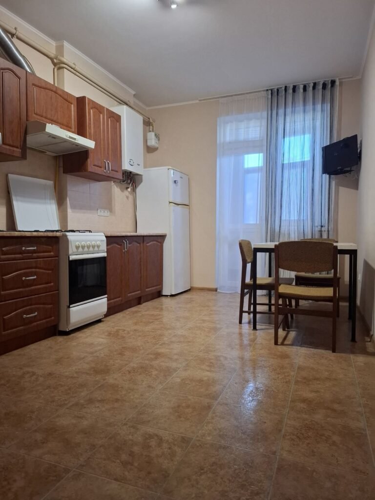 Продаж 1-к квартири пр. Червоної Калини