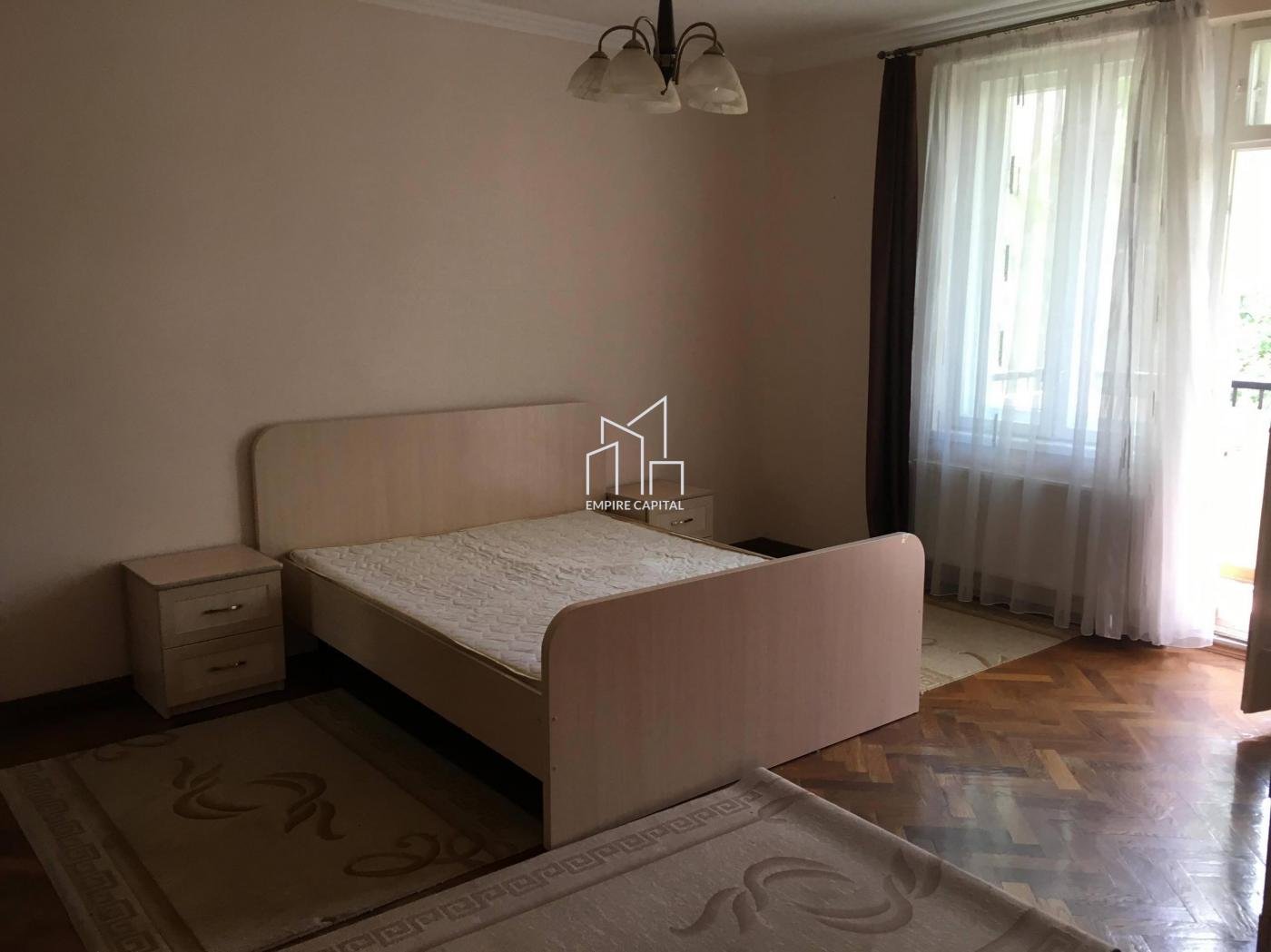 Продаж / Квартира по вул. Художня