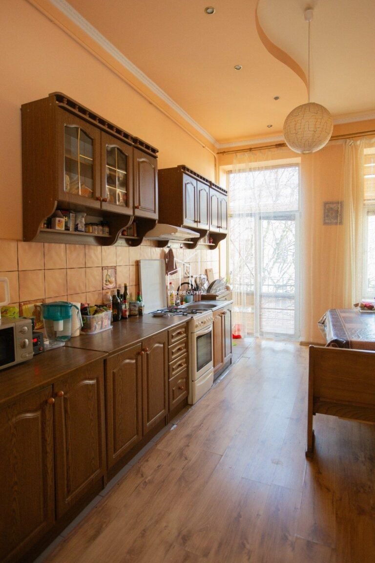 Продаж 2-к квартири по вул. Огієнка