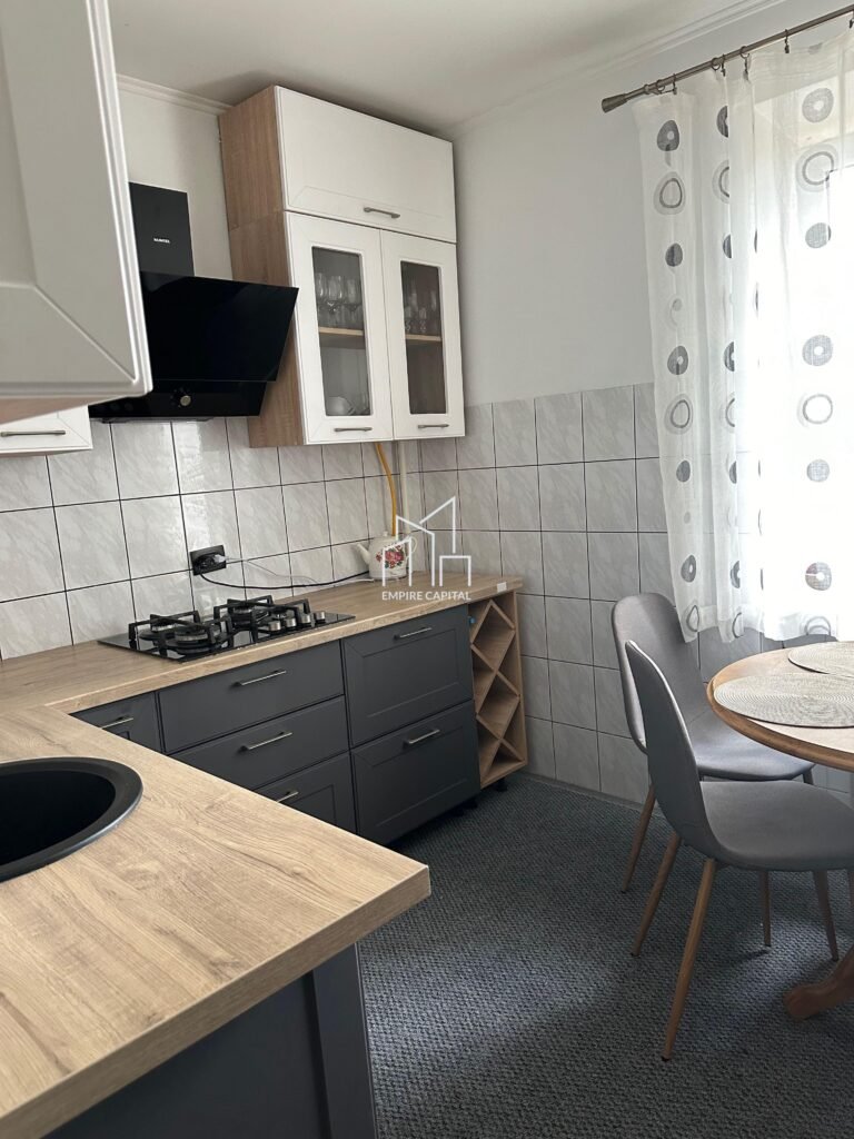 Продаж 4-к квартири по вул.Повітряна, 76м²